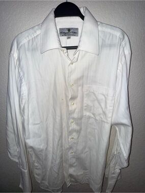 Wellington & Walker Men's White Solid Cotton Classic Fit Dress Shirt 16.5 34/35